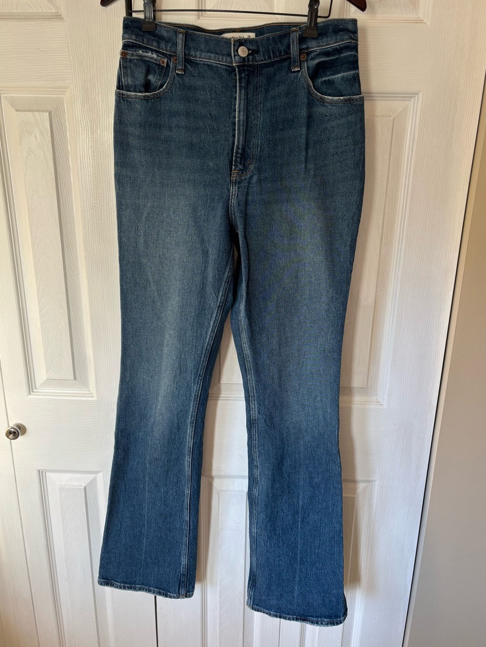 Abercrombie & Fitch The 70s Vintage Flare Ultra High Rise Jeans Size 29/8 Long